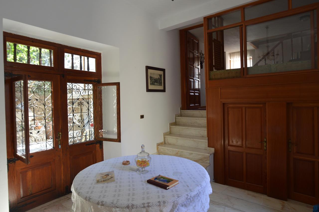 Molivos Tower Villa Mithimna Bilik gambar